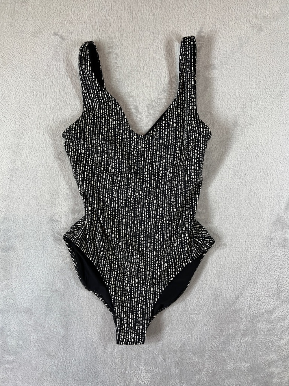 Athleta Seychelles Black and White Patterned Women’s One-Piece Swimsuit Medium